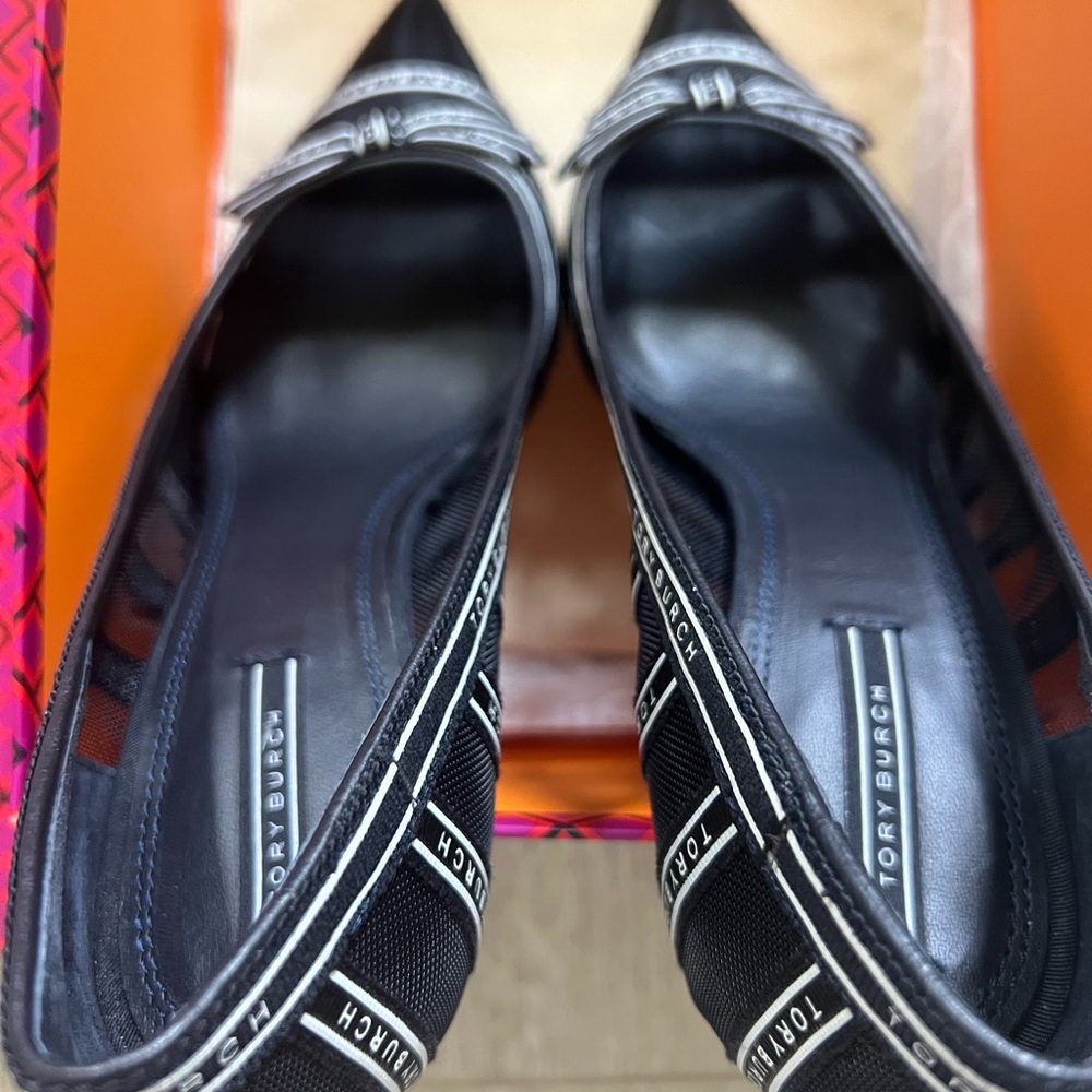Tory Burch navy and ivory Heels - Picture 2 of 8